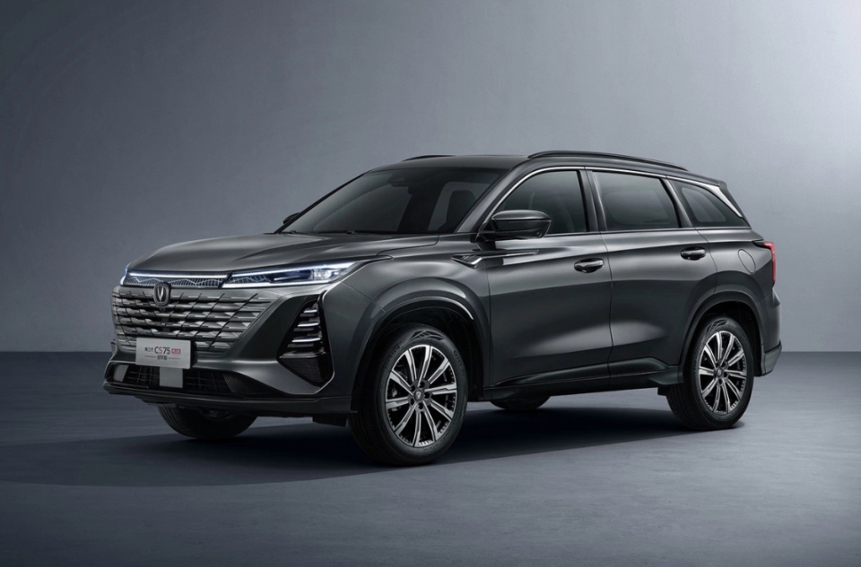 新款长安cs75plus官图发布外观变化不大细节有升级