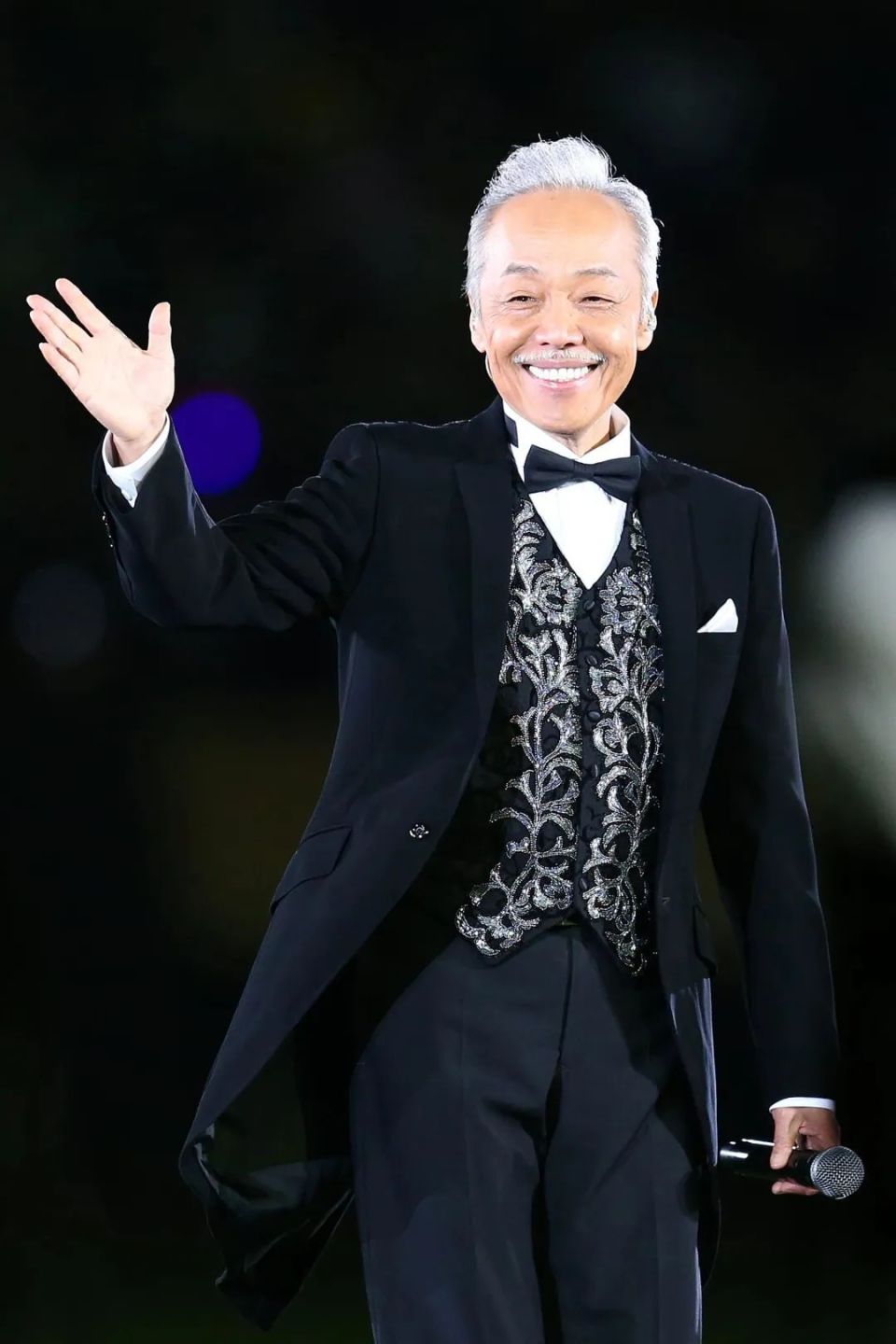 "遥远的他"音乐中归家,流行乐泰斗谷村新司去世_腾讯新闻