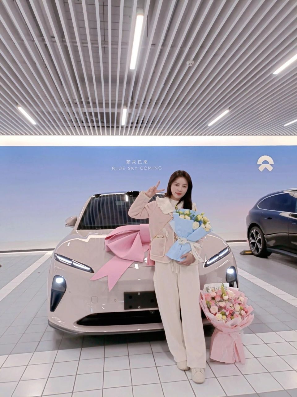 【提车照系列第1期】蔚来et5 | 人和车的颜值担当从来都是成正比的