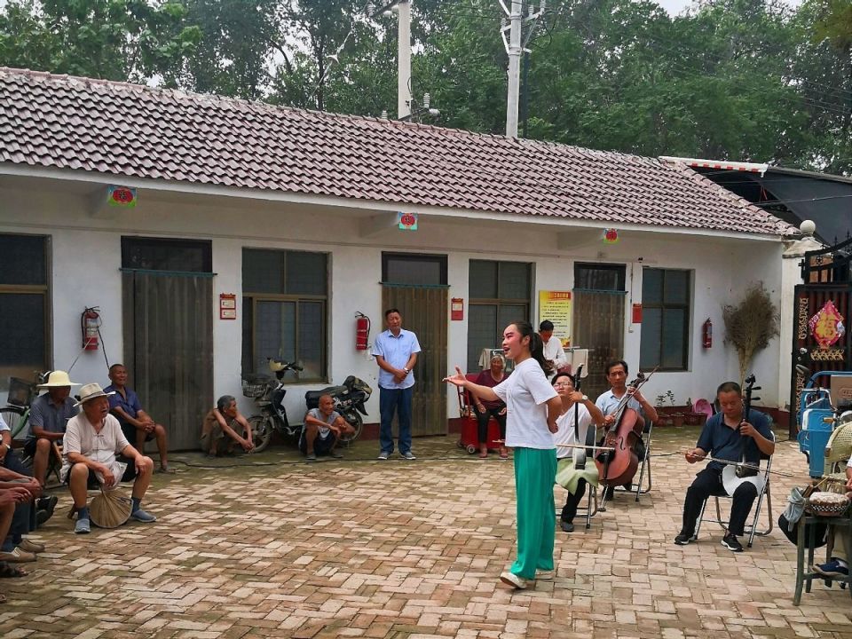 把稀有剧种唱到直播间里去