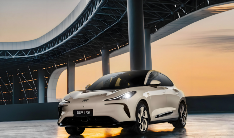 此外,名爵旗下的mg4 ev与荣威旗下的荣威ei 5以及荣威i6 max ev同样