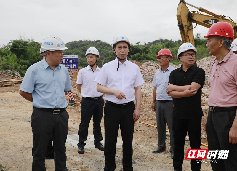 新田:黄永英调研毛俊水库新田灌区建设并开展安全生产,巡林等工作