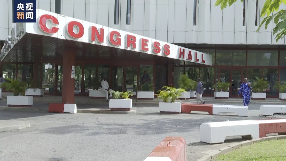 联邦交通大学建成投入使用,在尼日利亚首都阿布贾举行的移交仪式上