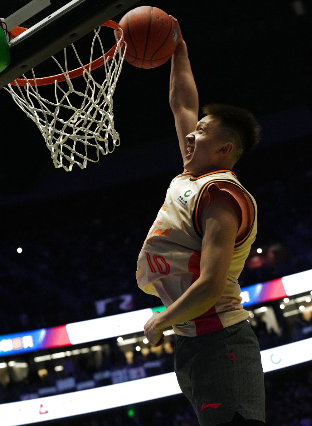 (体育)篮球——cba全明星:杨浩获扣篮大赛冠军