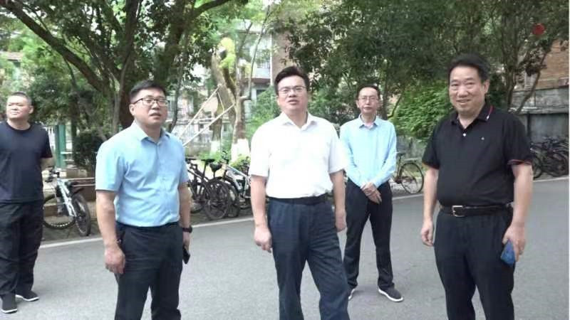 王洪灿调研督导安仁县2024年高考准备工作