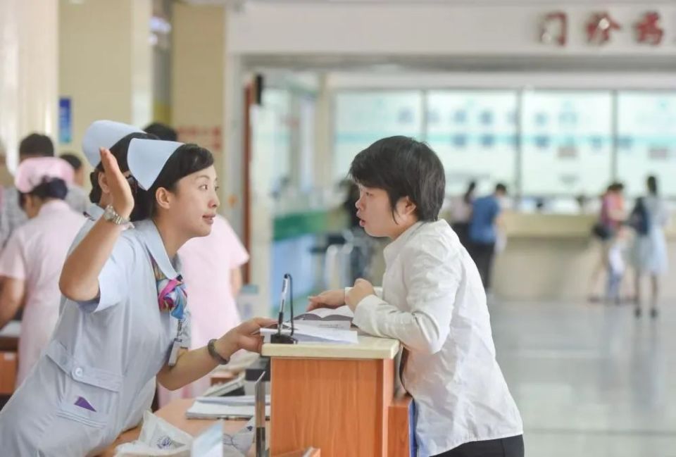 關于世紀壇醫院北京陪診服務西城區國醫大師黃牛掛號，隨便點名用實力說話的信息