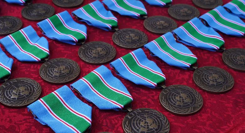 410名官兵荣获联合国"和平荣誉勋章"