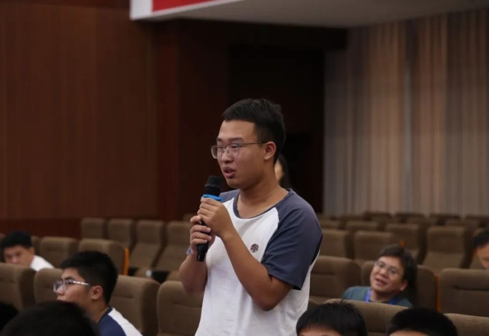 来自"中国十大名牌中学"之首,北京四中近百名学生赶赴霞浦