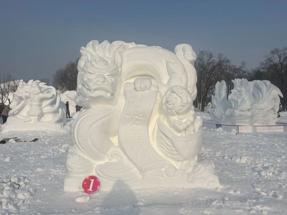 第三十届全国雪雕比赛在哈落幕 ,《挣脱》《人类滑雪起源地》获一等奖