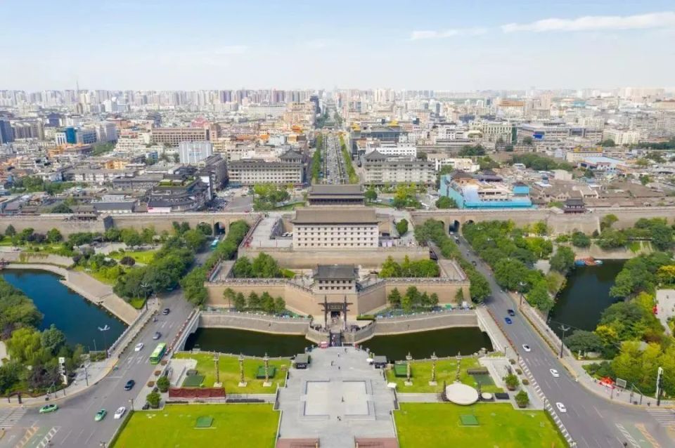 明确要牢牢把握交通"先行官"定位,构建内畅外联路网体系,将结合"南控