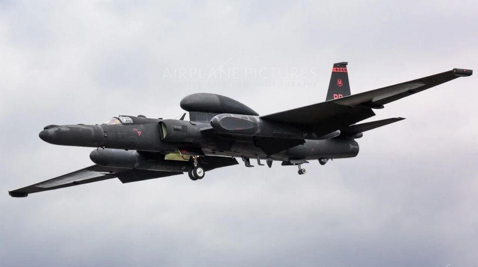 ����70��󣬳�������������ļU-2����Ա