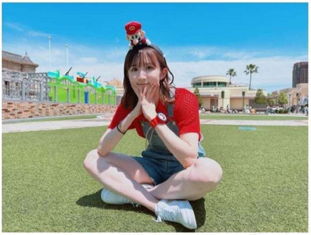 早田希娜23岁生日后游玩影城,马里奥发箍可爱,收到祝福