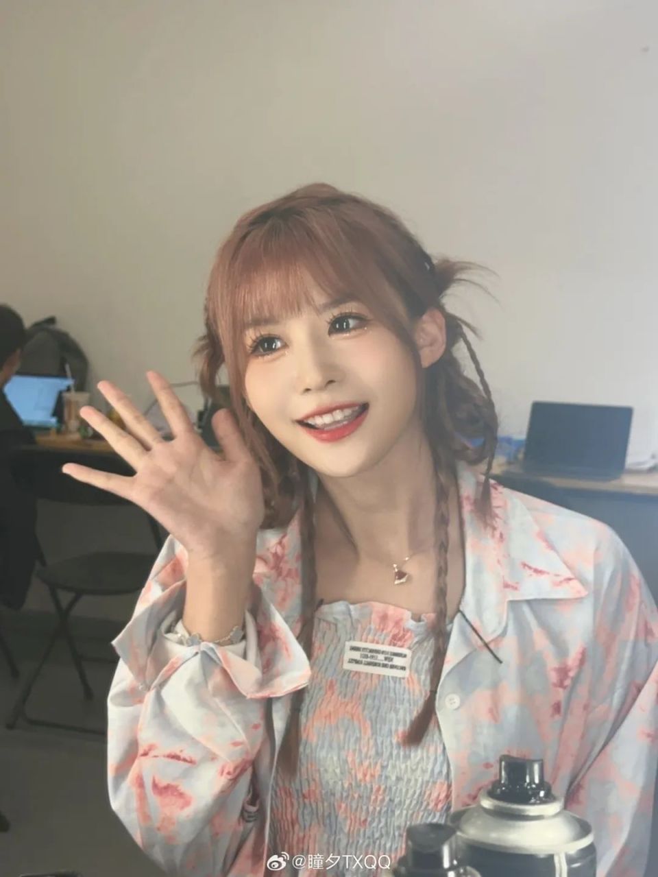 【lpl老婆】瞳夕麻花辫甜美装扮,羡慕兮夜