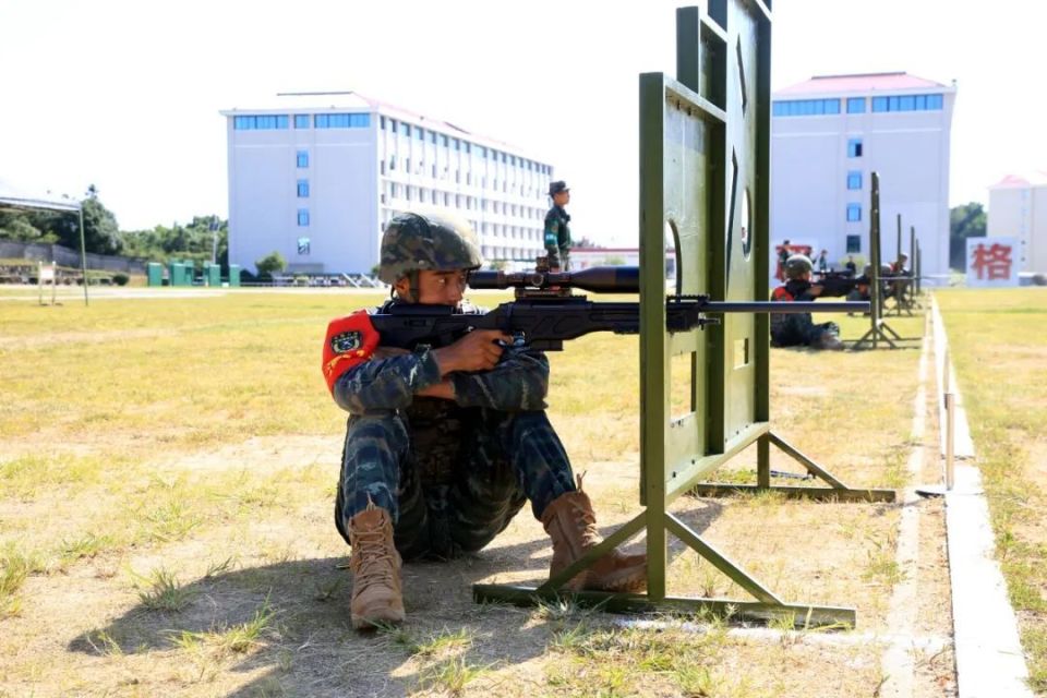 直击武警湖南总队特战侦察分队比武