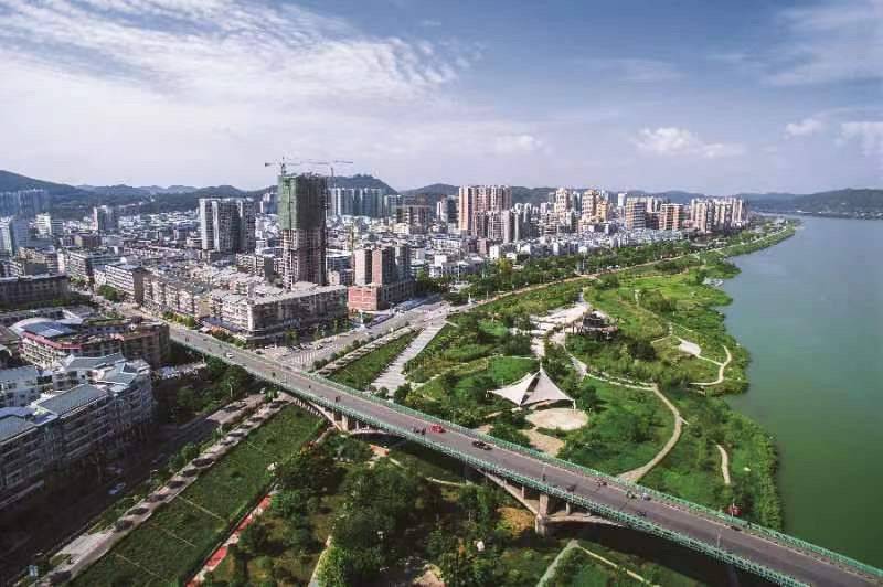 "我理解,对一个县域经济的负责人来讲,射洪是一座经济强市,产业兴旺