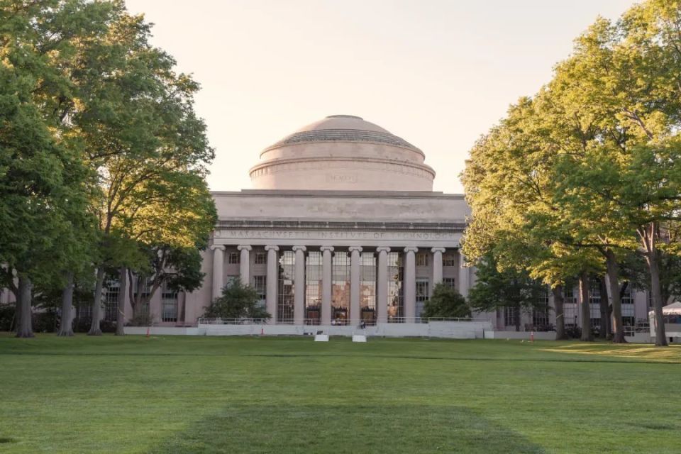 7%!芝加哥大学布斯商学院毕业率赶超哈佛