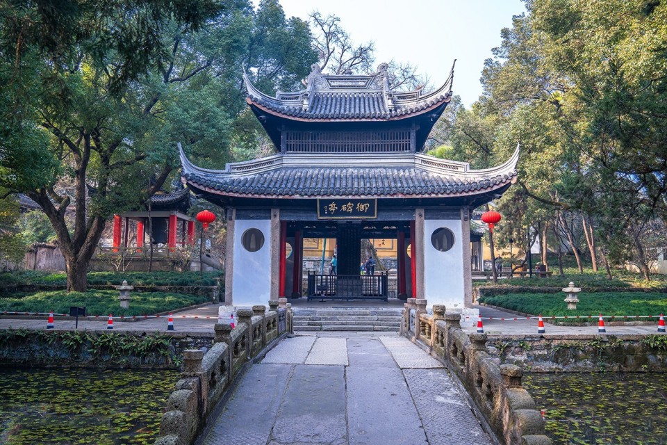 江蘇千年古寺惠山寺,命運多舛實屬罕見,被毀次數史書都快記不下_騰訊