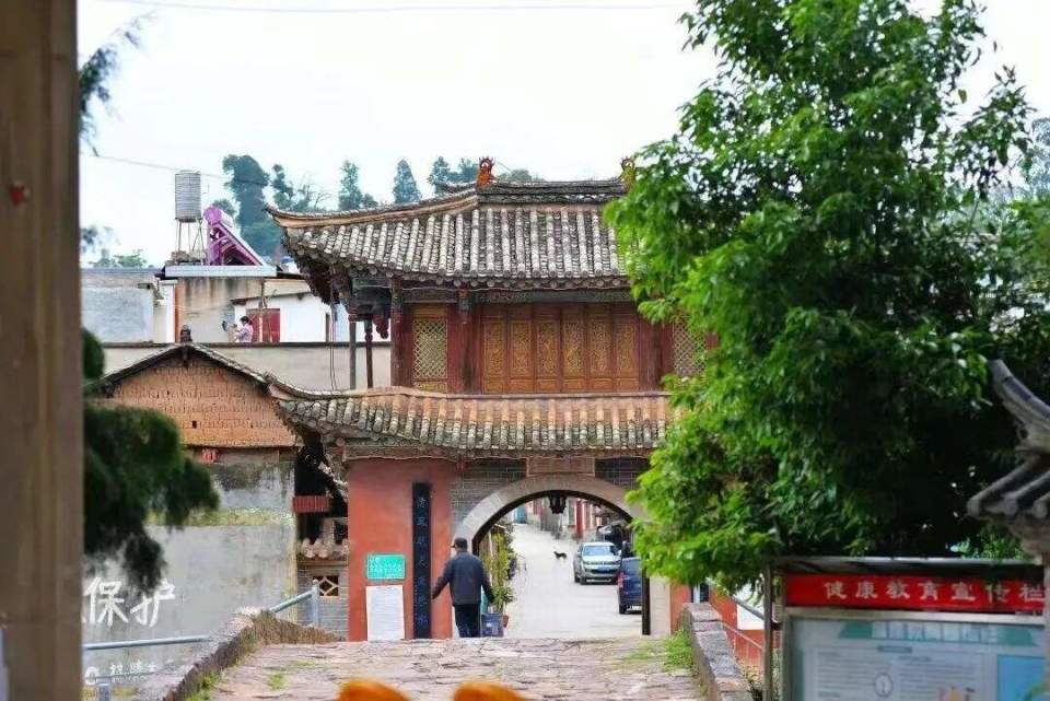 共串联了安宁市内八个景点,依次是百花公园(楠园),永安老街,安宁文庙