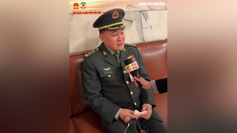 据香港商报3月12日报道,陆军副司令邓志平接受采访表示:"空军,海军