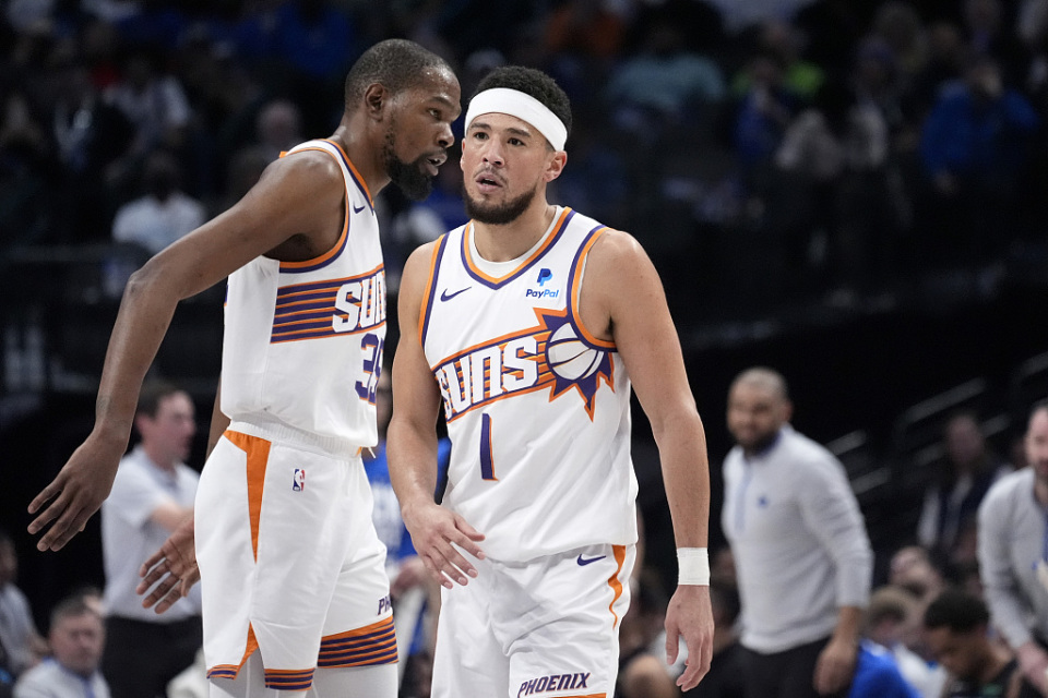 狂轰711414东欧组合发威独行侠7连胜反超太阳东契奇准3双