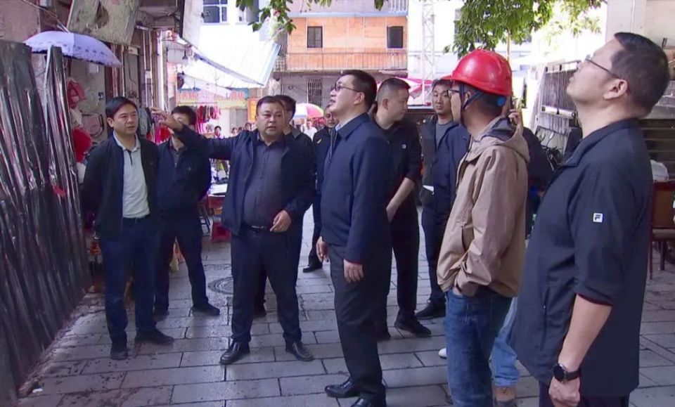 陈杰调研县城民生工程推进情况