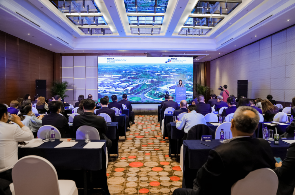 中英(大连)先进制造产业园在京举办招商推介会_腾讯新闻