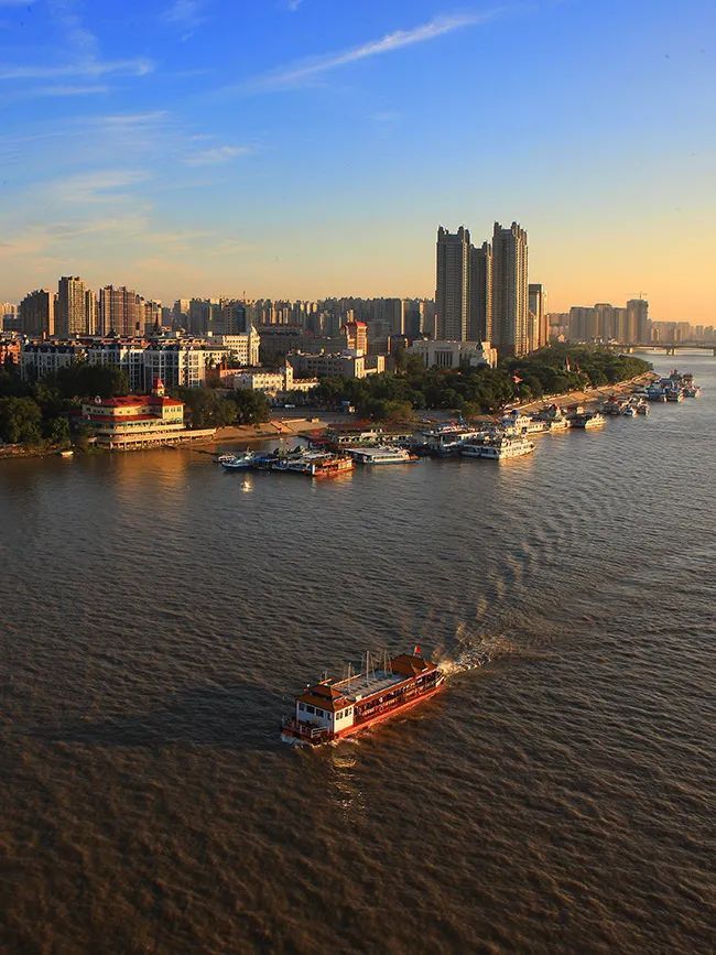 哈尔滨人,都在江边看什么?