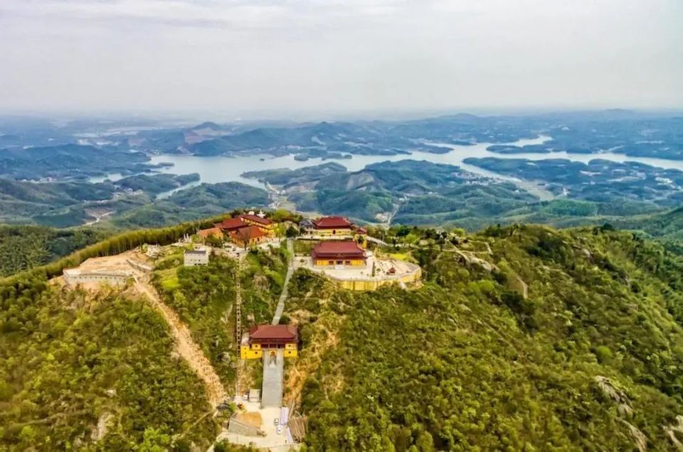 天气晴好时约上三五好友,一起来爬石佛山,共赴这一场诗情画意的秋日之