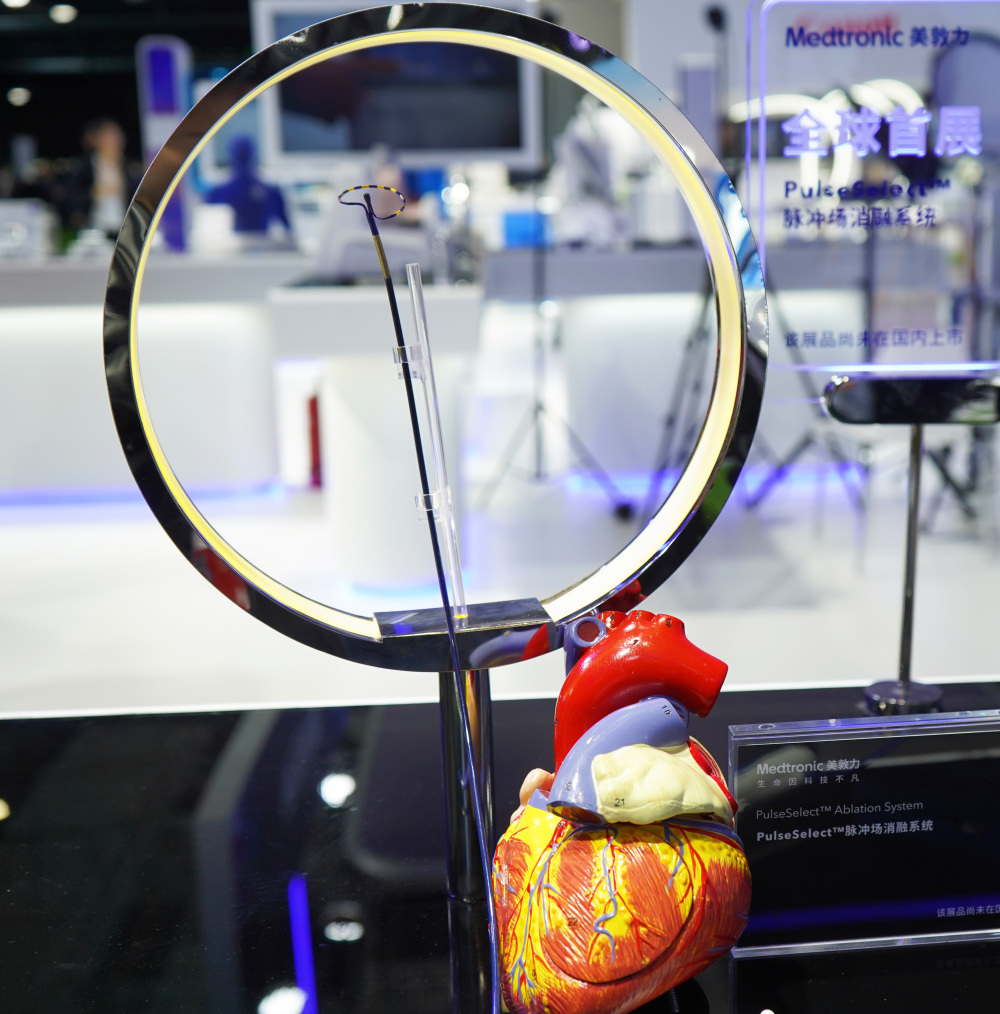 博会医疗器械及医药保健展区arthrex展台拍摄的半月板全缝线缝合系统