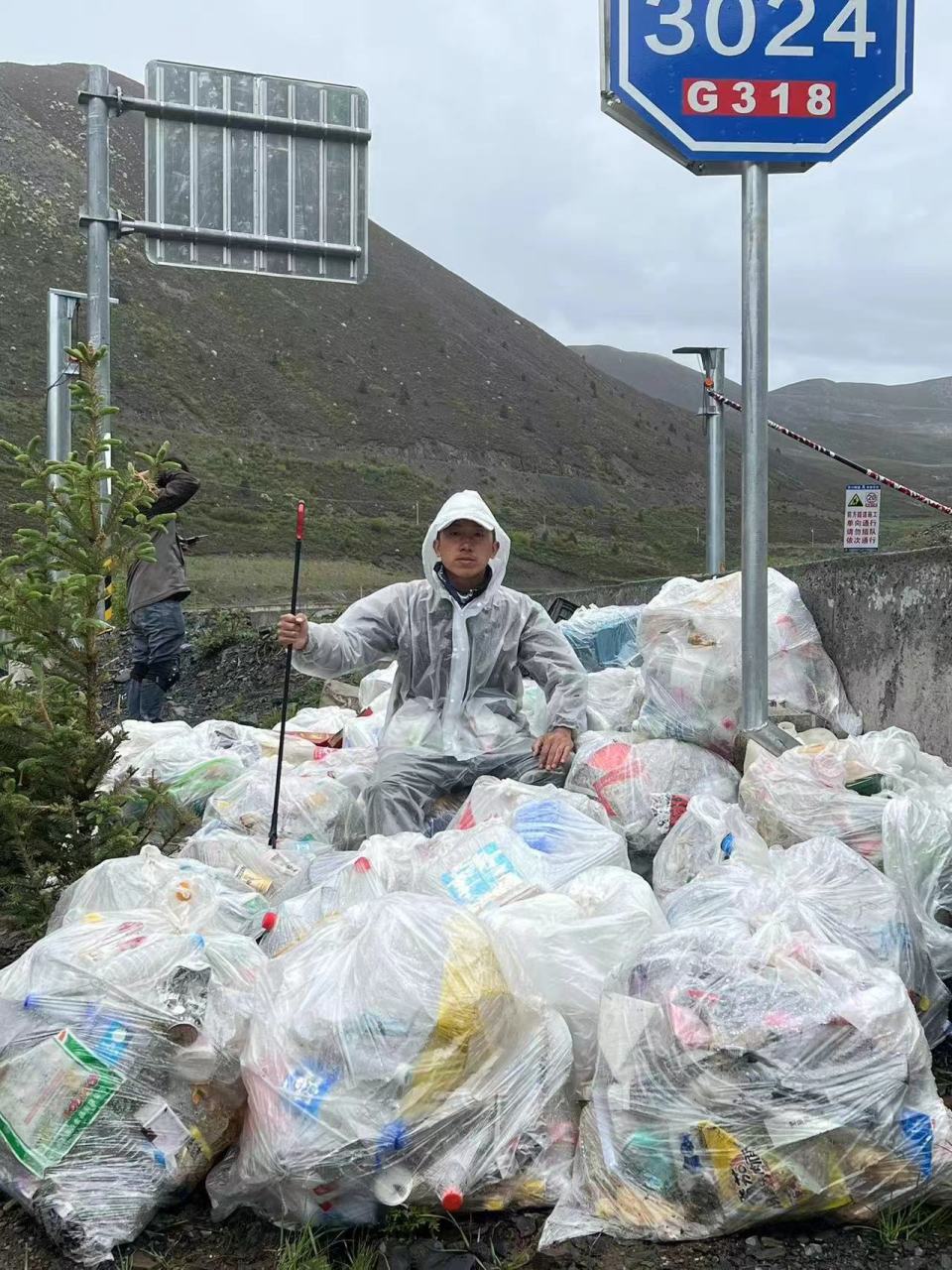 捡垃圾图片真实照片图片