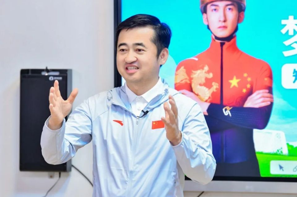 安踏官宣!未来三年将再捐超7亿元!