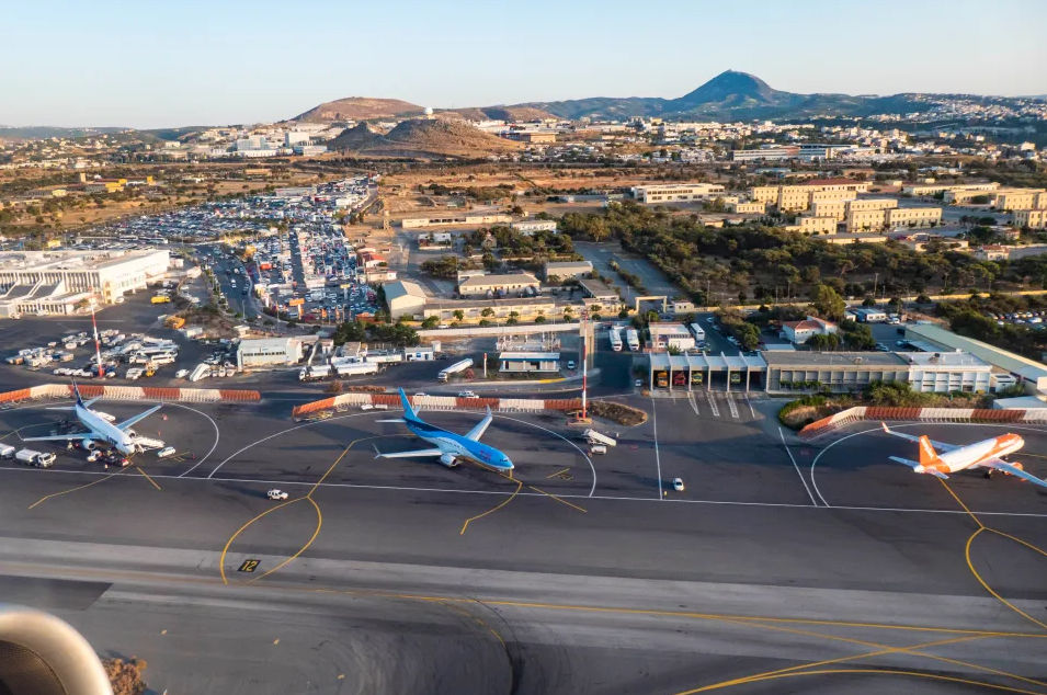 出于安全原因 法国边境一机场进行人员疏散