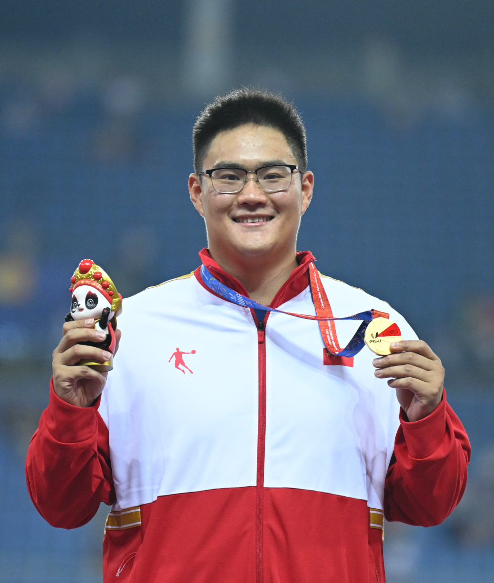 当日,在成都举行的第31届世界大学生夏季运动会田径男子链球决赛中