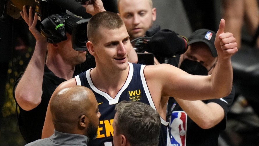 惊出一身冷汗,约基奇35分13板5助,最后时刻两罚不中险背锅_腾讯新闻