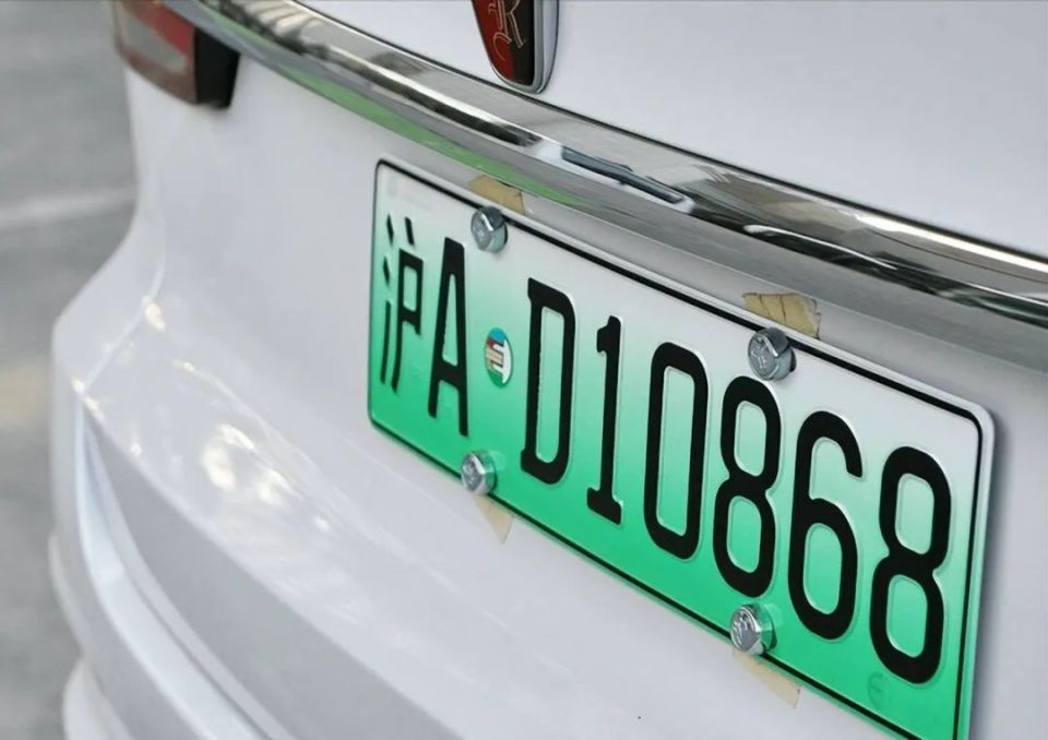 主要还是因为,在上海这个限牌城市,用户购买纯电动车能够免费获赠上海