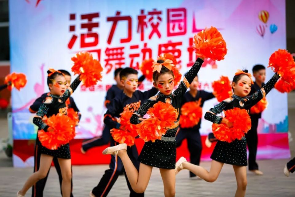 楚雄市鹿城小学啦啦操比赛正在火热进行中_腾讯新闻