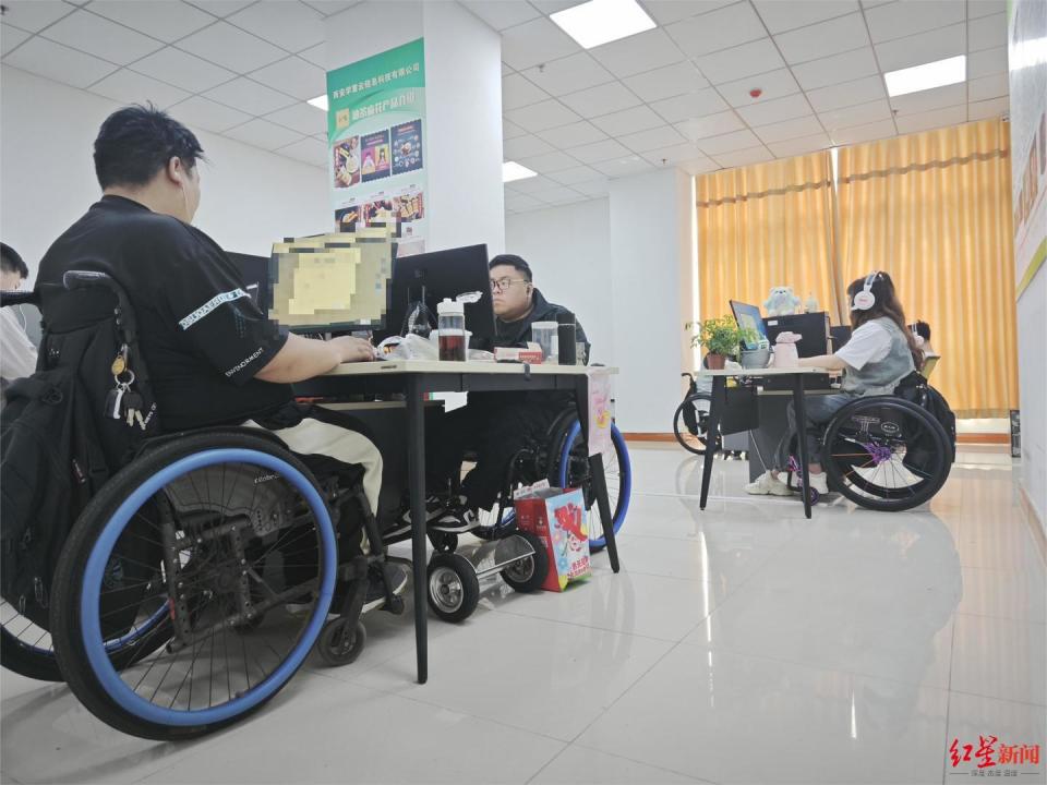 ai标注流水线上的残障人士:工作周期比健全人更稳定