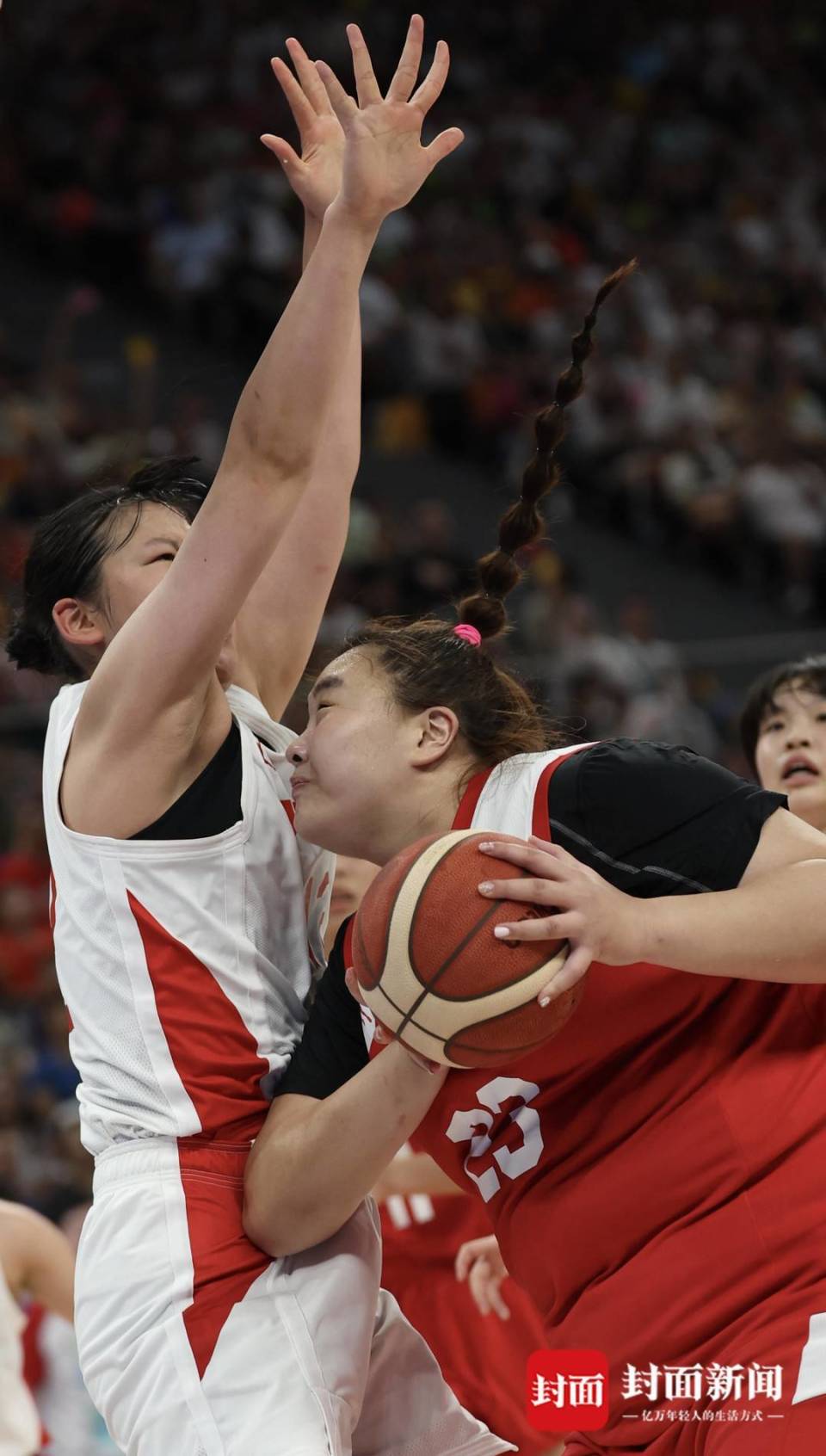 图说大运|场上"奥尼尔" 场下"大宝贝" 女篮中锋刘禹彤精彩合集_腾讯