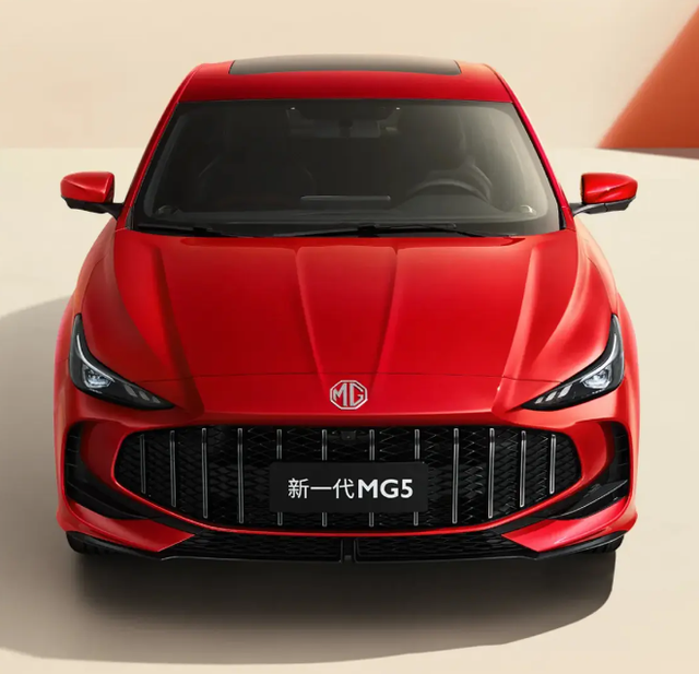 日前,上汽名爵官方公布了中期改款mg5外观官图,新车采用全新前脸及
