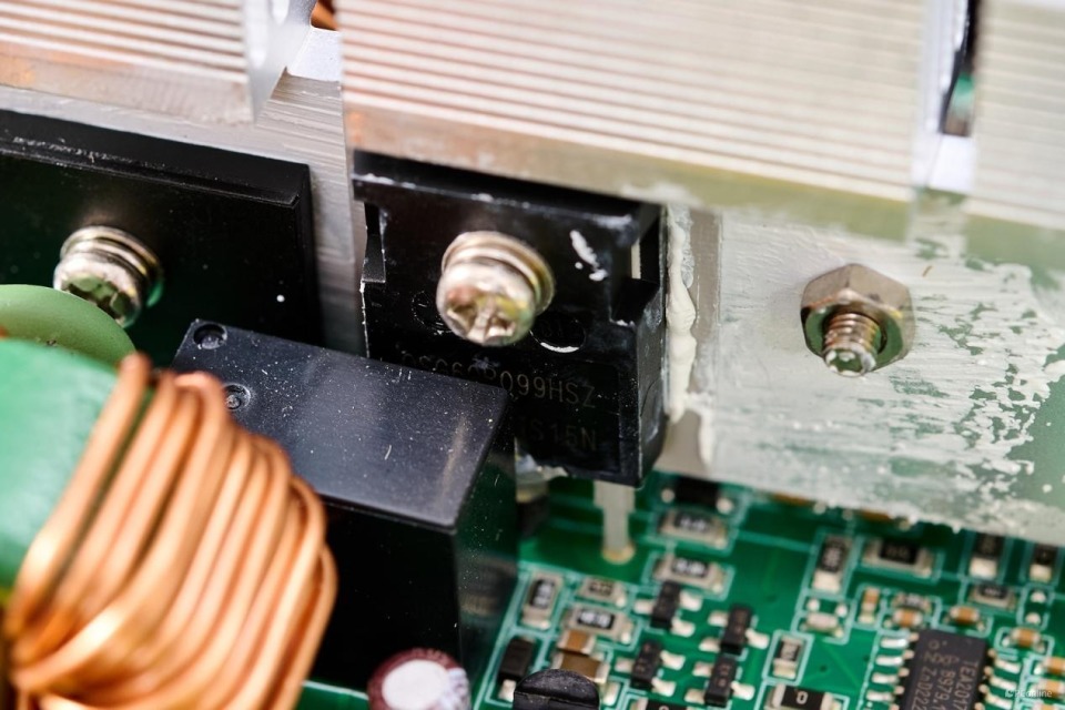 atx3.0规范加持,航嘉重火力ax1100g三叉戟金牌全模电源拆解