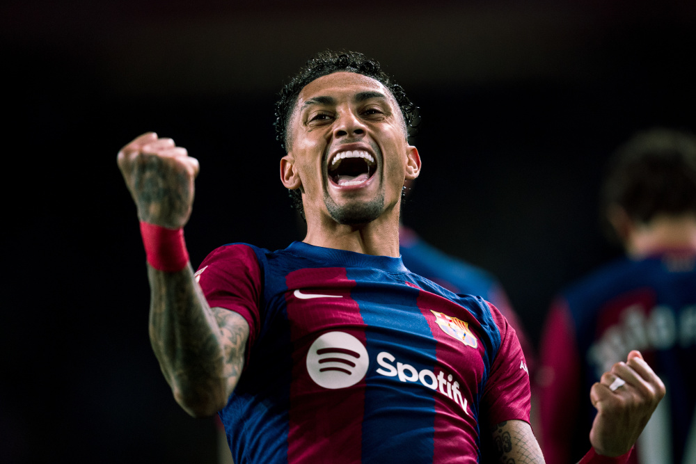 足球西甲巴萨胜拉斯帕尔马斯