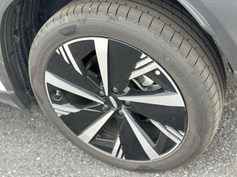 售11.57万元起 新款吉利博越l上市 降价增配 动态体验出色