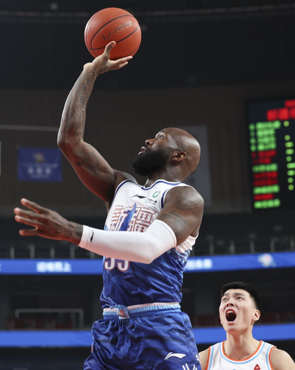 篮球cba常规赛新疆伊力特胜山东高速