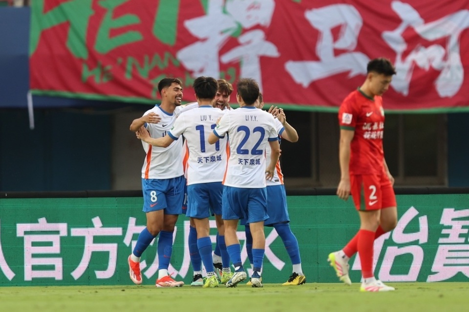 中超：山东泰山2-2被河南绝平，王大雷拒绝让二追三，泽卡双响
