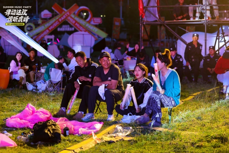 虎峰林卡音乐季在达孜区德庆镇隆重举行