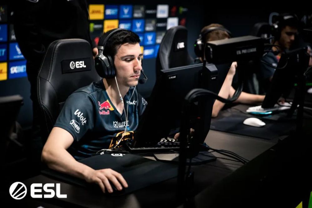 b组今晚faze对阵ence,a队迎战c9!_腾讯新闻