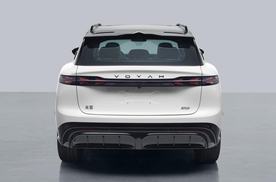 东风岚图全新suv最新消息,两种前脸,车长4725mm,续航可达901km