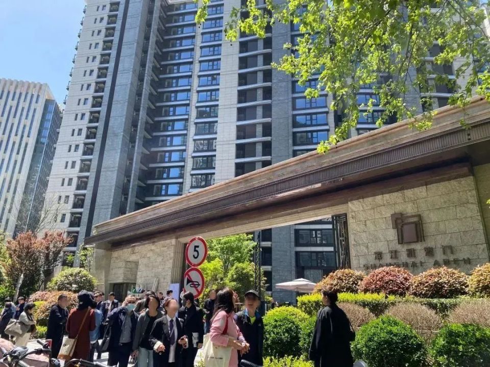 豪宅时代：上海5000万的新房，都被这些人买走了！_腾讯新闻