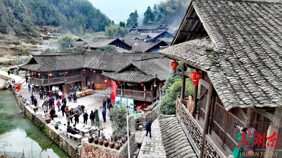 "1月14日,湘西土家族苗族自治州龙山县摄影家协会年会在红岩溪镇头车