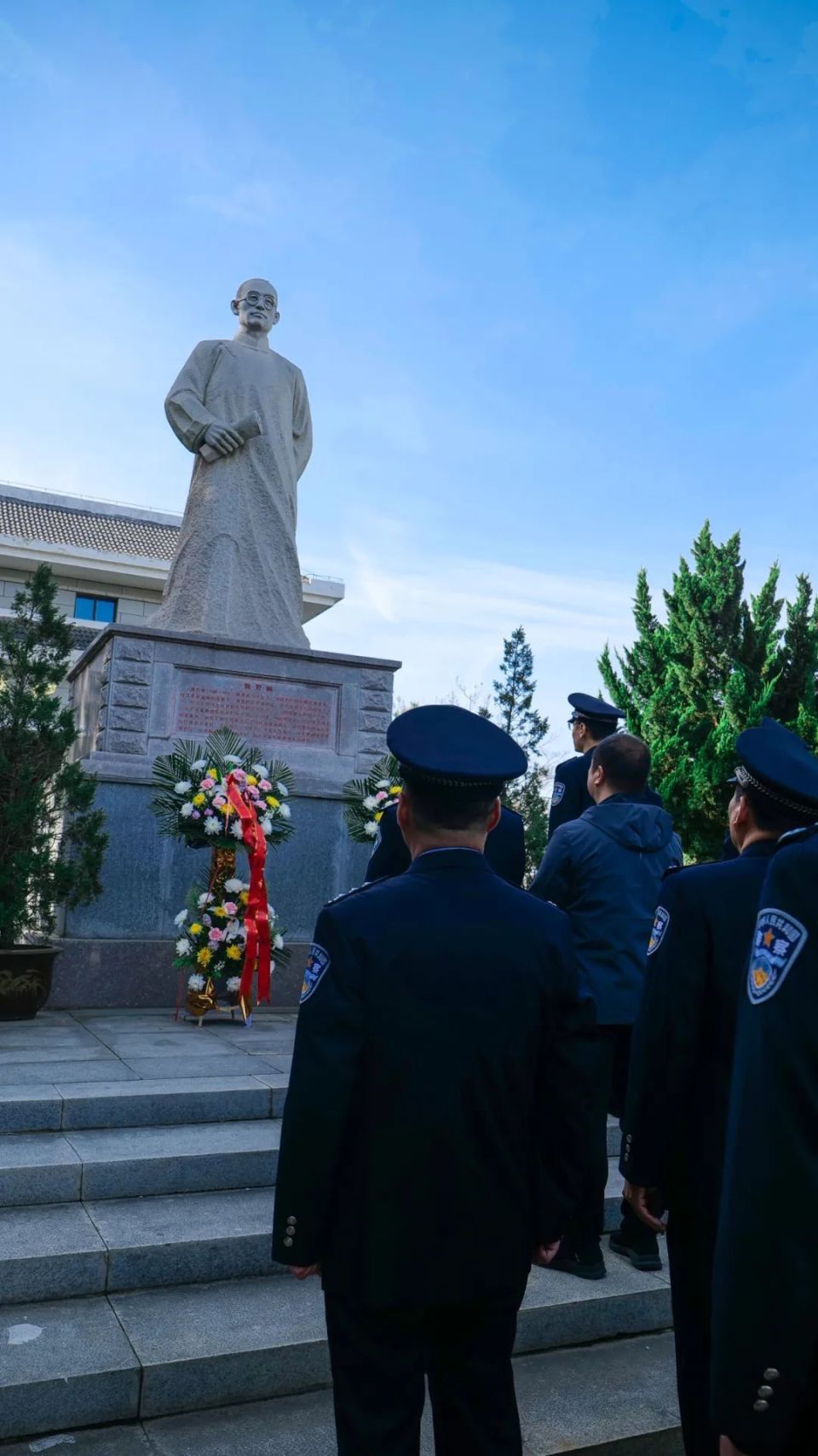 开展清明祭奠英烈活动前往老集魏野畴烈士纪念馆临泉县公安局组织党员